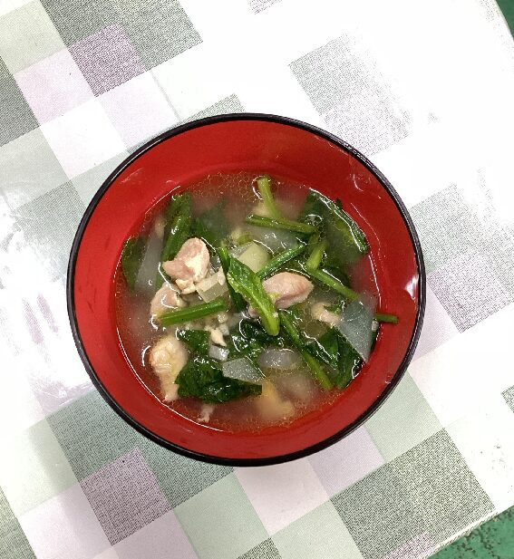 フィリピンのスープ　チキンティノーラ